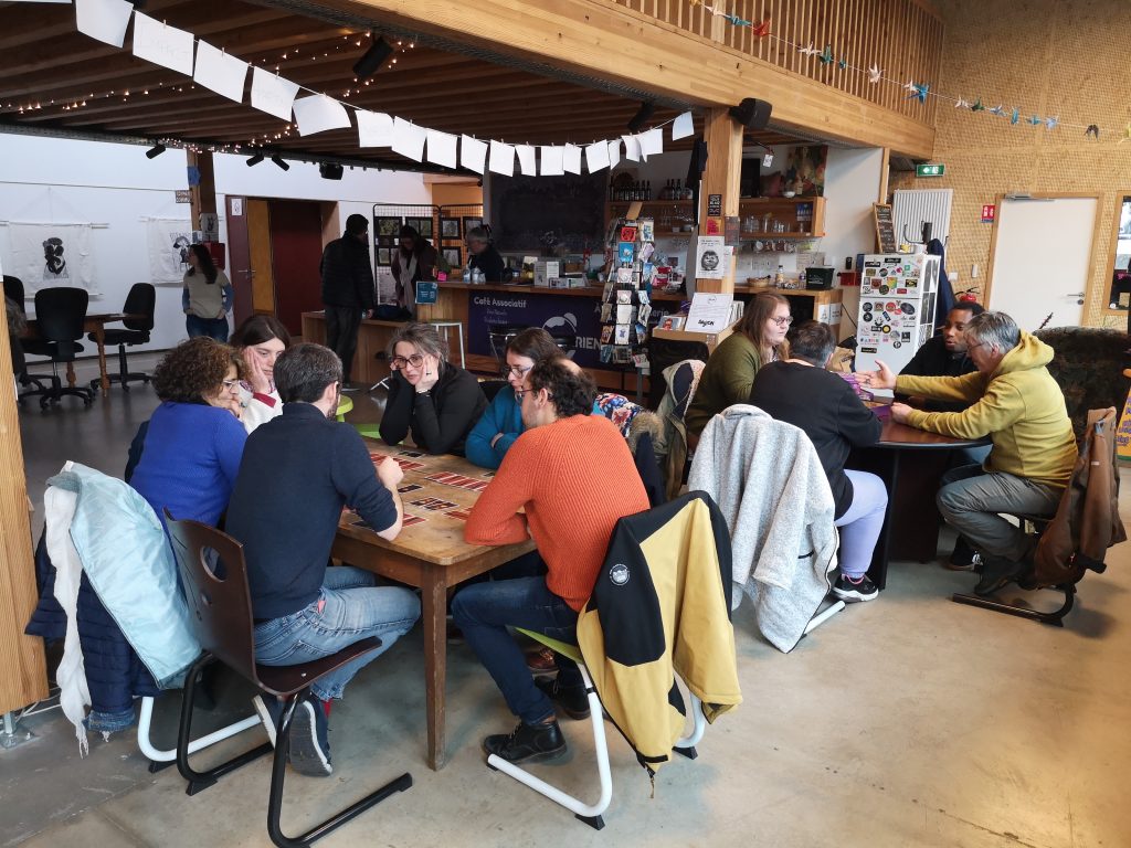 joueurs à la quincaillerie numérique