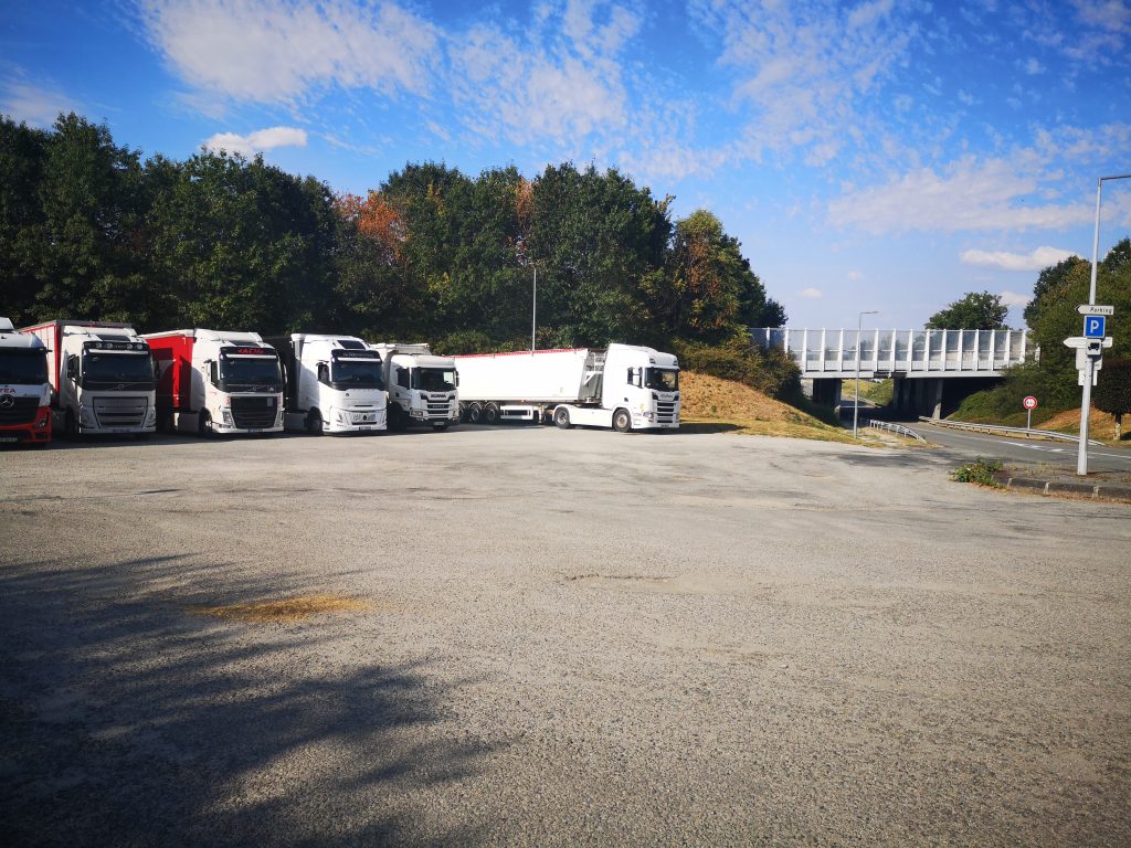parking poids lourds
